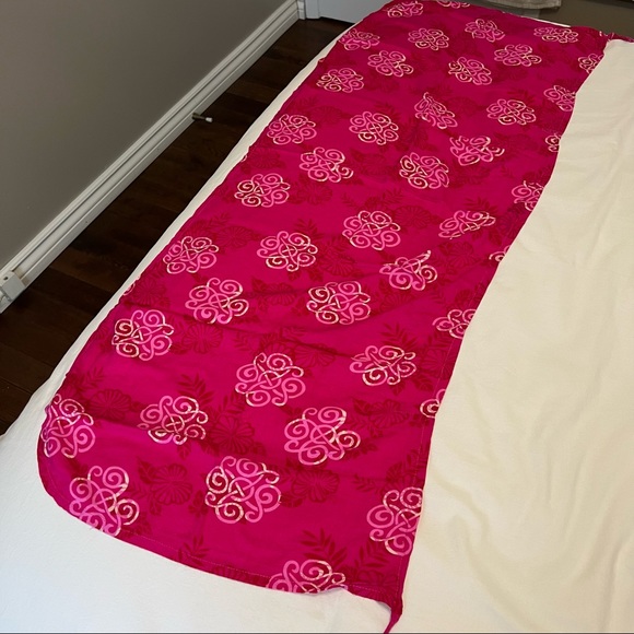 3 for $15 Nautilus Pink Sarong - Picture 2 of 6